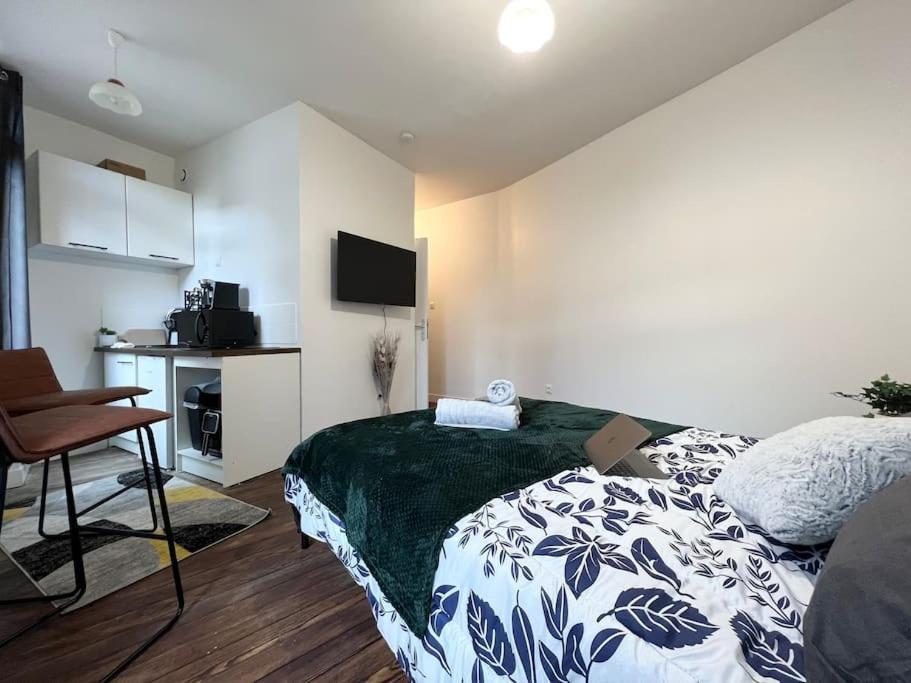 Le Petit Nid A 2 Min Gare / Centre Meulan Apartment Exterior photo