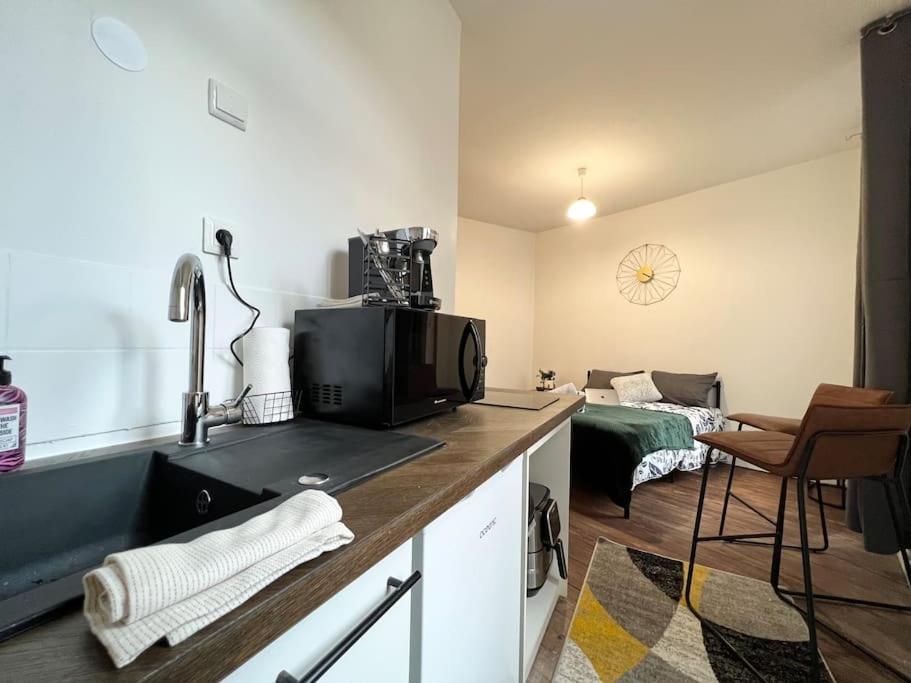 Le Petit Nid A 2 Min Gare / Centre Meulan Apartment Exterior photo
